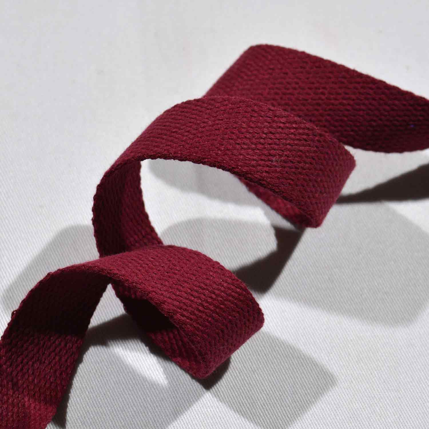 Gurtband 2,5cm Uni bordeaux 1236 Gurtband 2,5cm Uni bordeaux 1236
